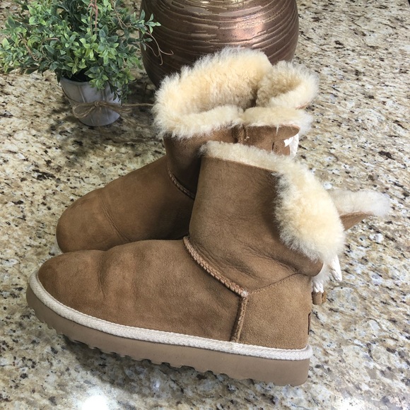 Ugg Mairi Chestnut Boots w/ Nautical Rope Bow 8 - Picture 2 of 10